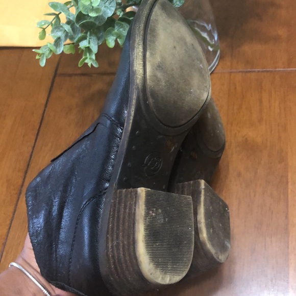 Size 6M Lucky Brand Black  Ankle Boots - Picture 5 of 6